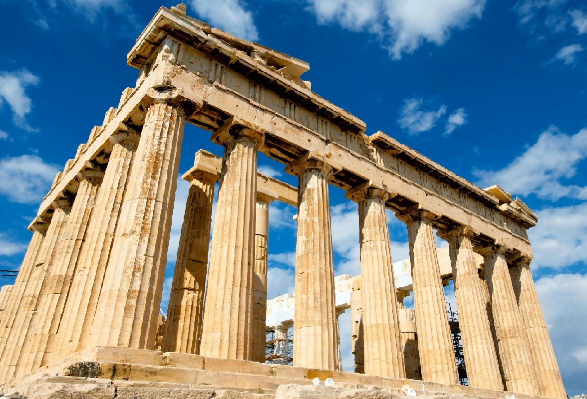 Greece has always been a popular destination for tourists looking to explore its rich history and beautiful landscapes. However, did you know that Greece's influence extends beyond its own borders to the bustling city of Shanghai? In recent years, Greek real estate has been making waves in the Shanghai market, attracting investors and buyers looking for unique and exotic properties.